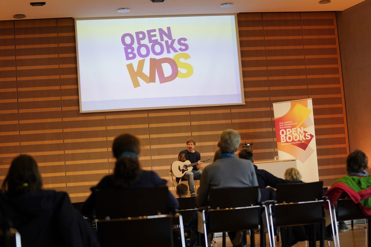 OPEN BOOKS KIDS © Alexander Paul Englert OPEN BOOKS KIDS © Alexander Paul Englert